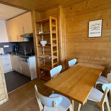 2 Pieces 6 Pers Avec Balcon Sud, Proche Tele-siege Et Commerces A L'alpe D'huez - Fr-1-405-3 *