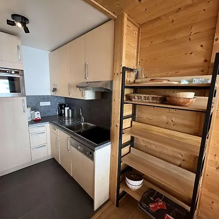 Apartment 2 Pieces 6 Pers Avec Balcon Sud, Proche Tele-siege Et Commerces A D'huez - Fr-1-405-3